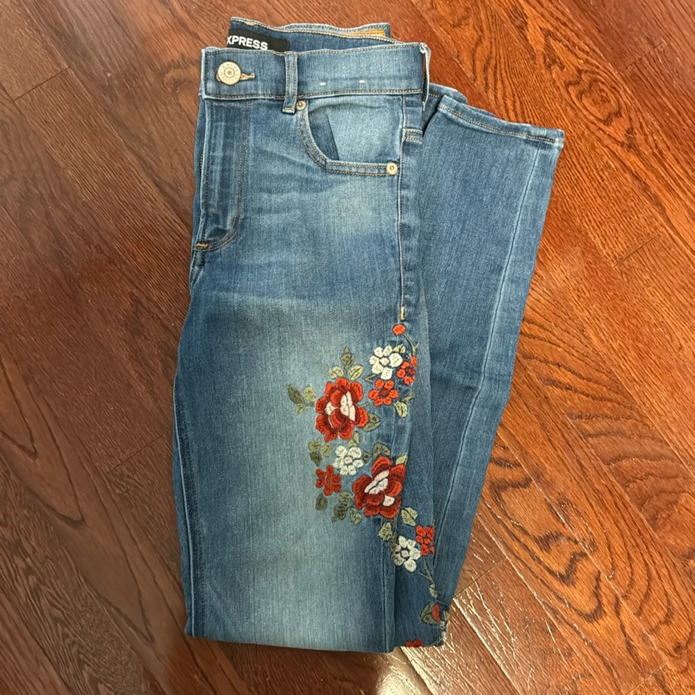 Express Jeans with Flower Embroidery Size 2 Regular